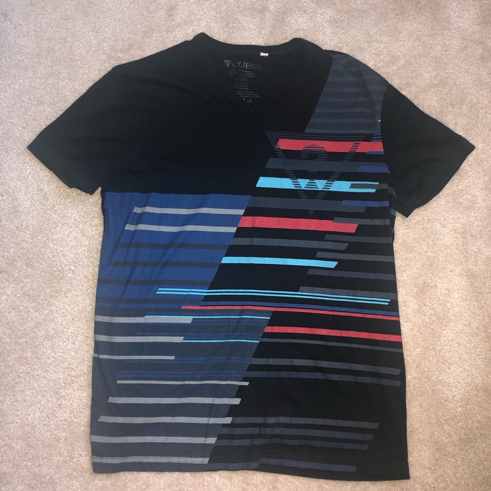 Men’s Guess V-Neck T-shirt